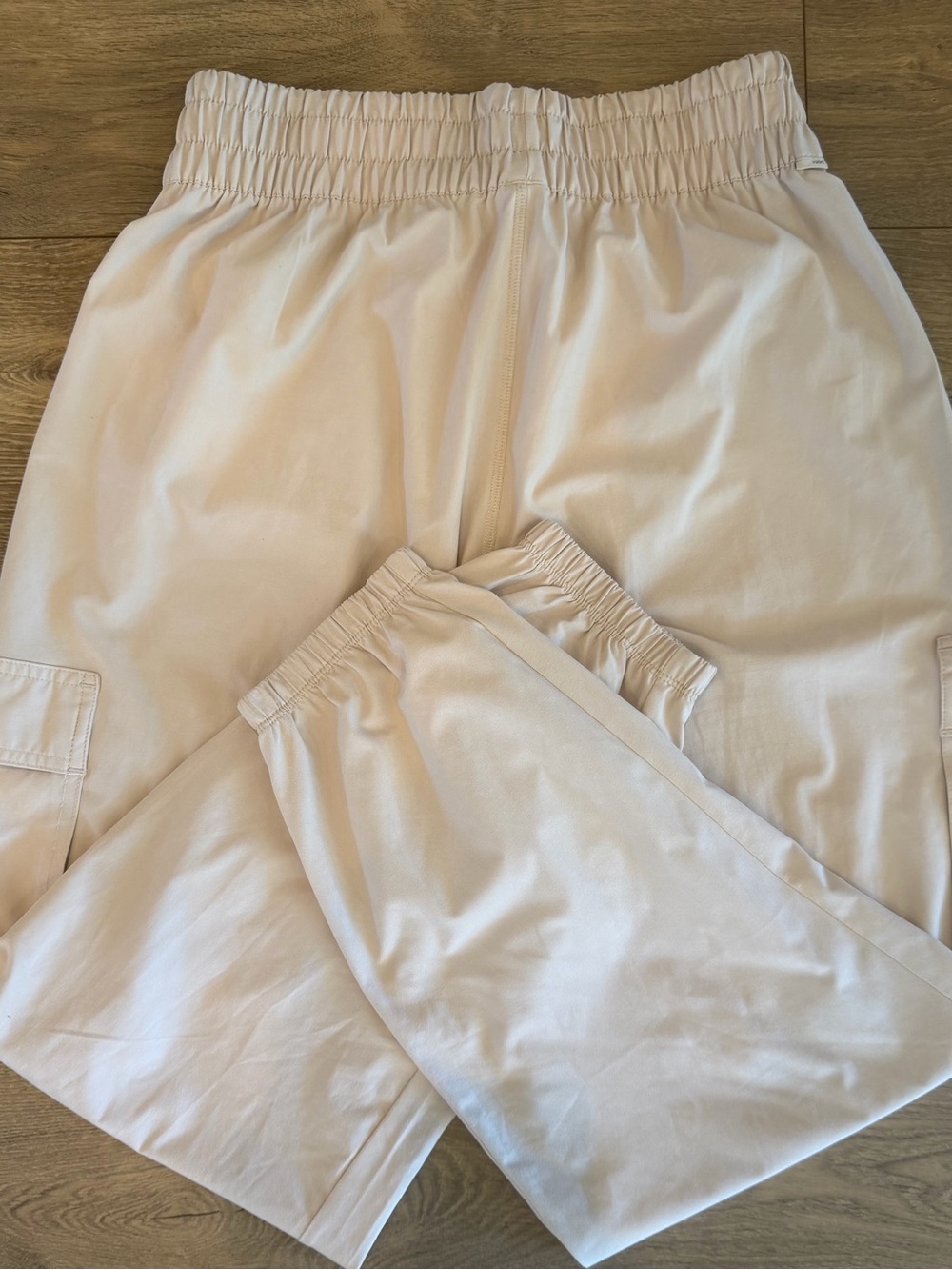 Vuori Cream Women's Villa Cargo Joggers M - Picture 5 of 5